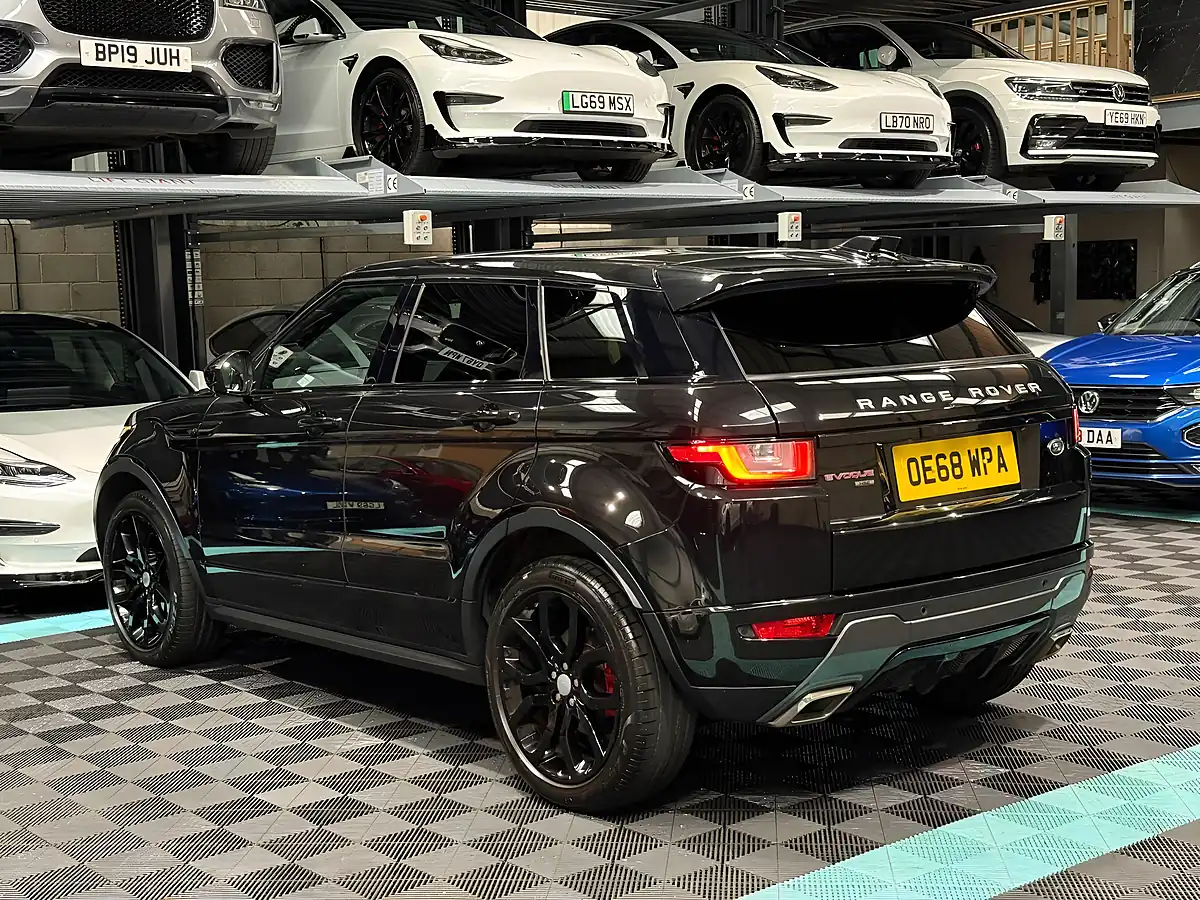 Used 2018 Land Rover Range Rover Evoque Hse Dynamic Black - Interior and Exterior details 7