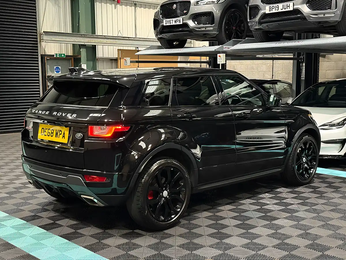 Used 2018 Land Rover Range Rover Evoque Hse Dynamic Black - Interior and Exterior details 9