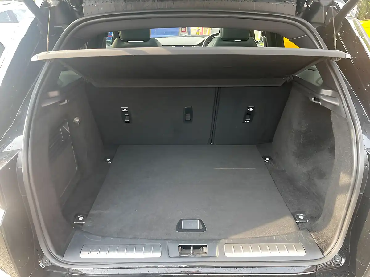 Used 2018 Land Rover Range Rover Evoque Hse Dynamic Black - Interior and Exterior details 13