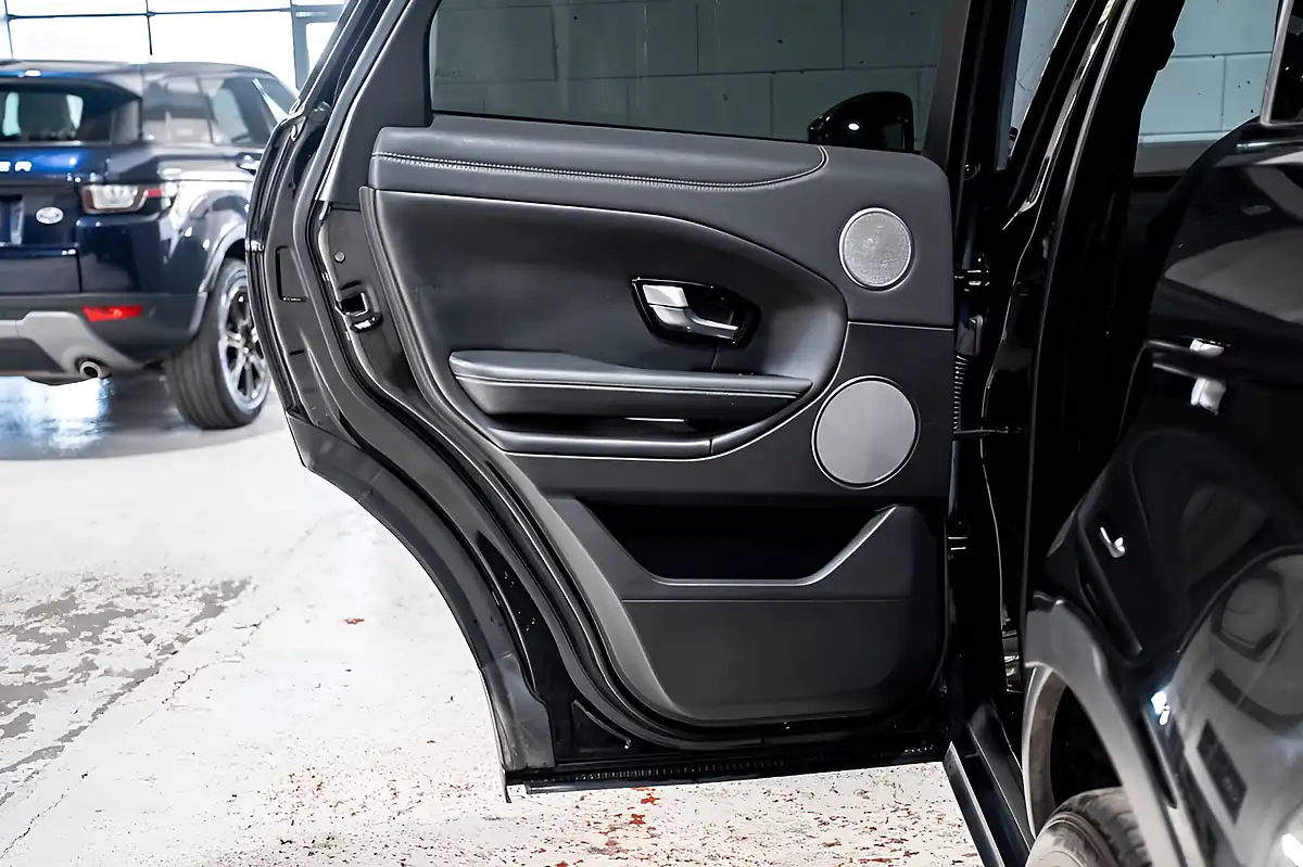 Used 2018 Land Rover Range Rover Evoque Hse Dynamic Black - Interior and Exterior details 12