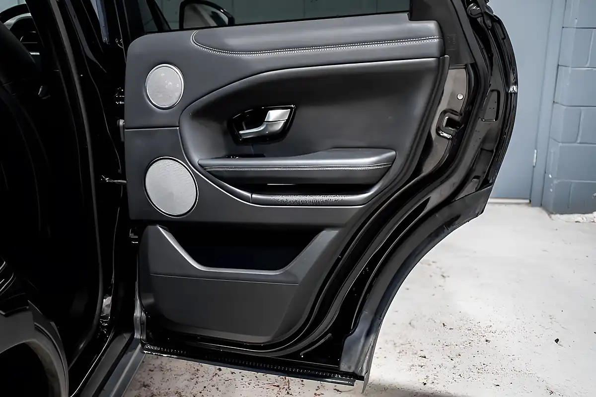 Used 2018 Land Rover Range Rover Evoque Hse Dynamic Black - Interior and Exterior details 13