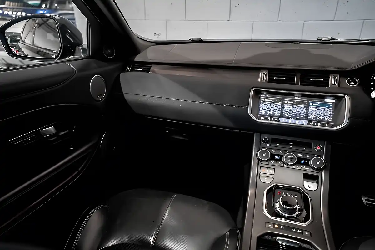 Used 2018 Land Rover Range Rover Evoque Hse Dynamic Black - Interior and Exterior details 14