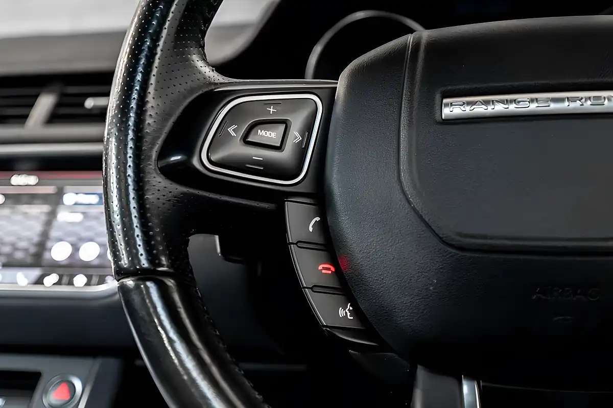 Used 2018 Land Rover Range Rover Evoque Hse Dynamic Black - Interior and Exterior details 15