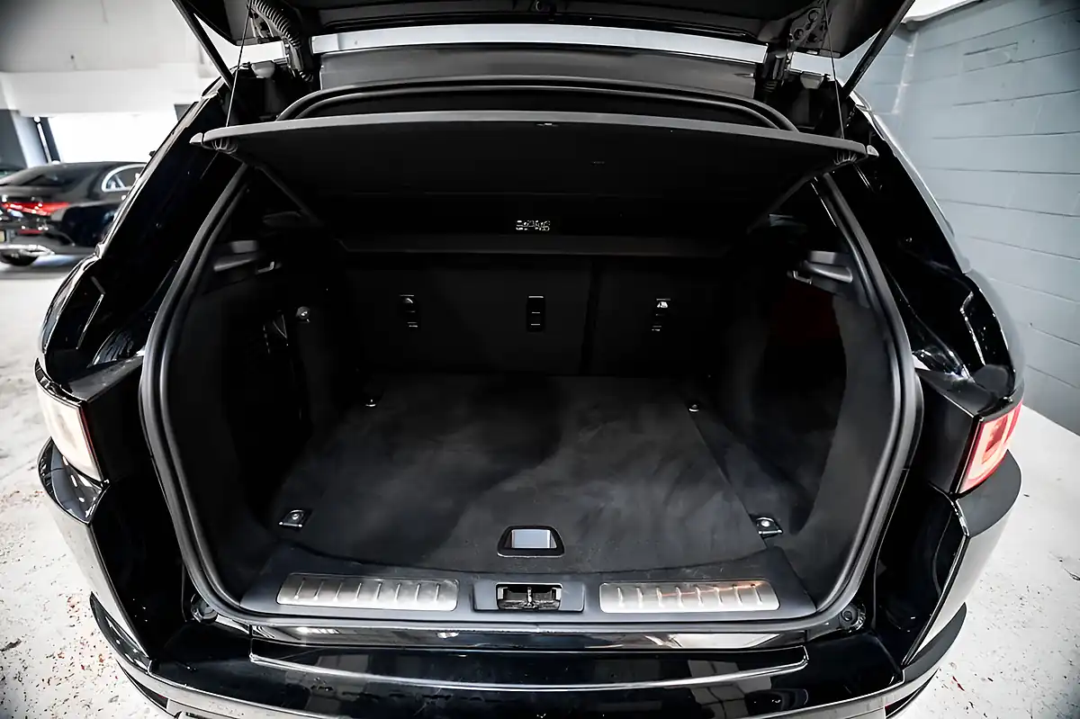 Used 2018 Land Rover Range Rover Evoque Hse Dynamic Black - Interior and Exterior details 17