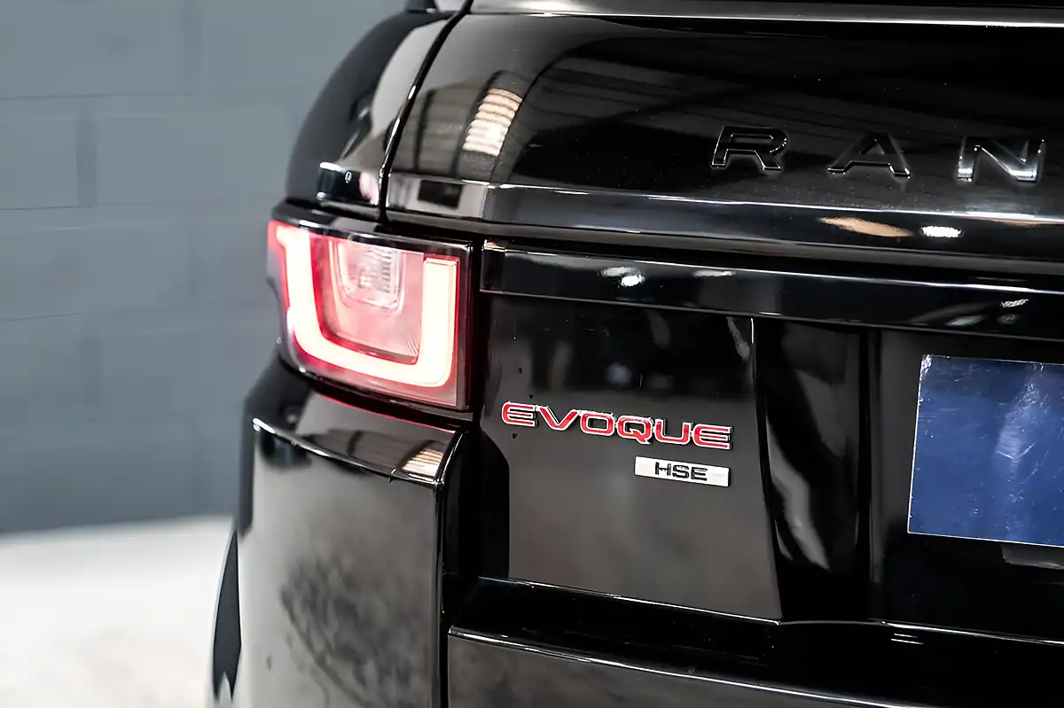 Used 2018 Land Rover Range Rover Evoque Hse Dynamic Black - Interior and Exterior details 19