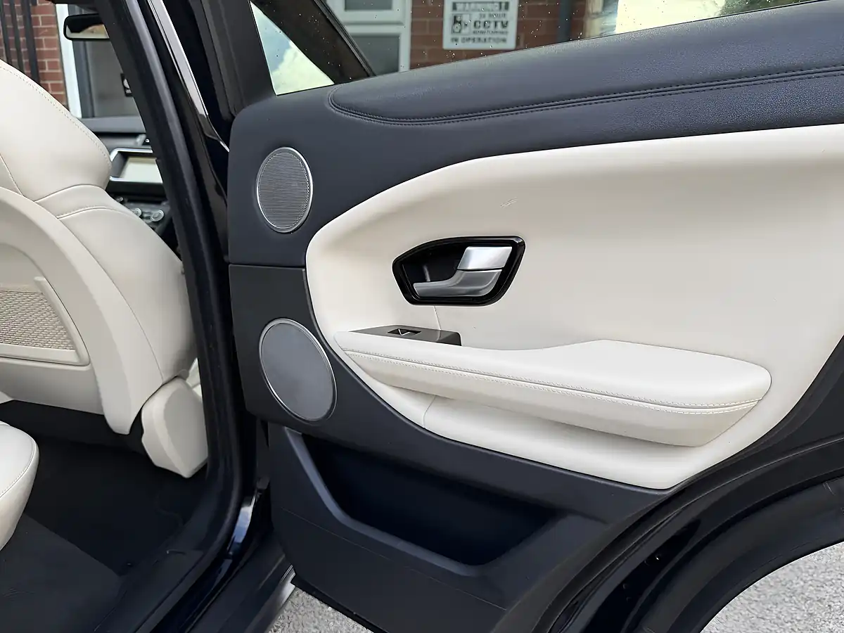 Used 2018 Land Rover Range Rover Evoque Hse Dynamic Black - Interior and Exterior details 14