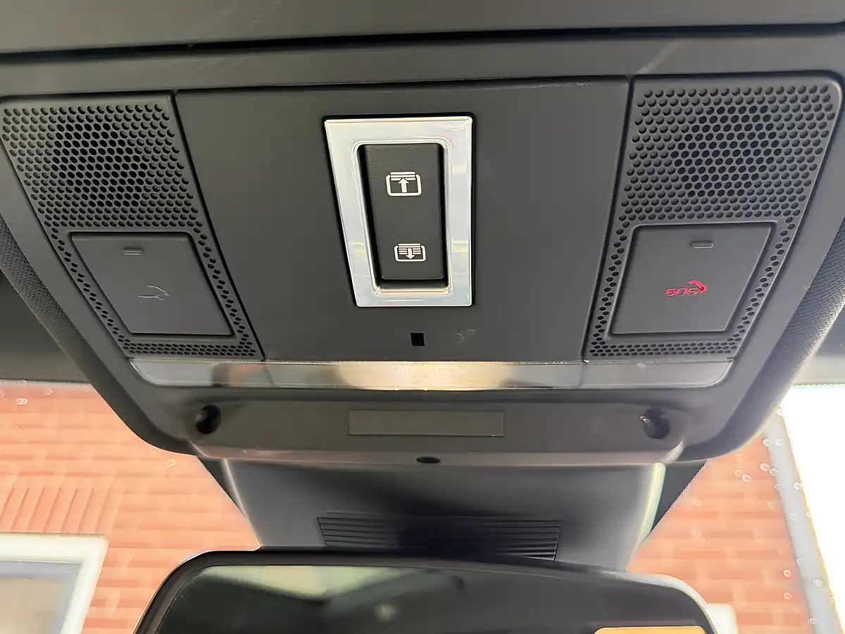 Used 2018 Land Rover Range Rover Evoque Hse Dynamic Black - Interior and Exterior details 19