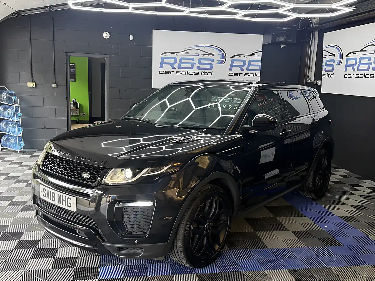 Used 2018 Land Rover Range Rover Evoque Hse Dynamic Black - Interior and Exterior details 11