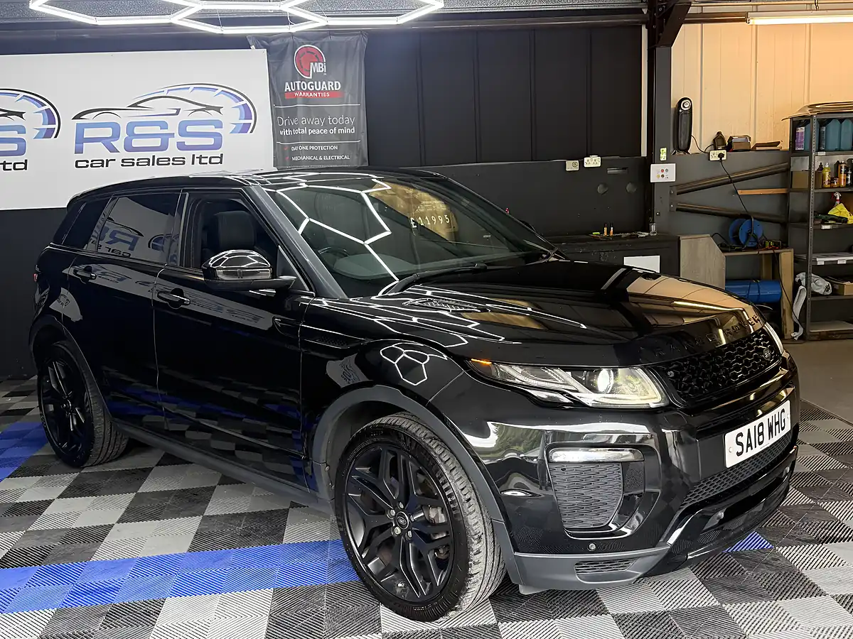 Used 2018 Land Rover Range Rover Evoque Hse Dynamic Black - Interior and Exterior details 12