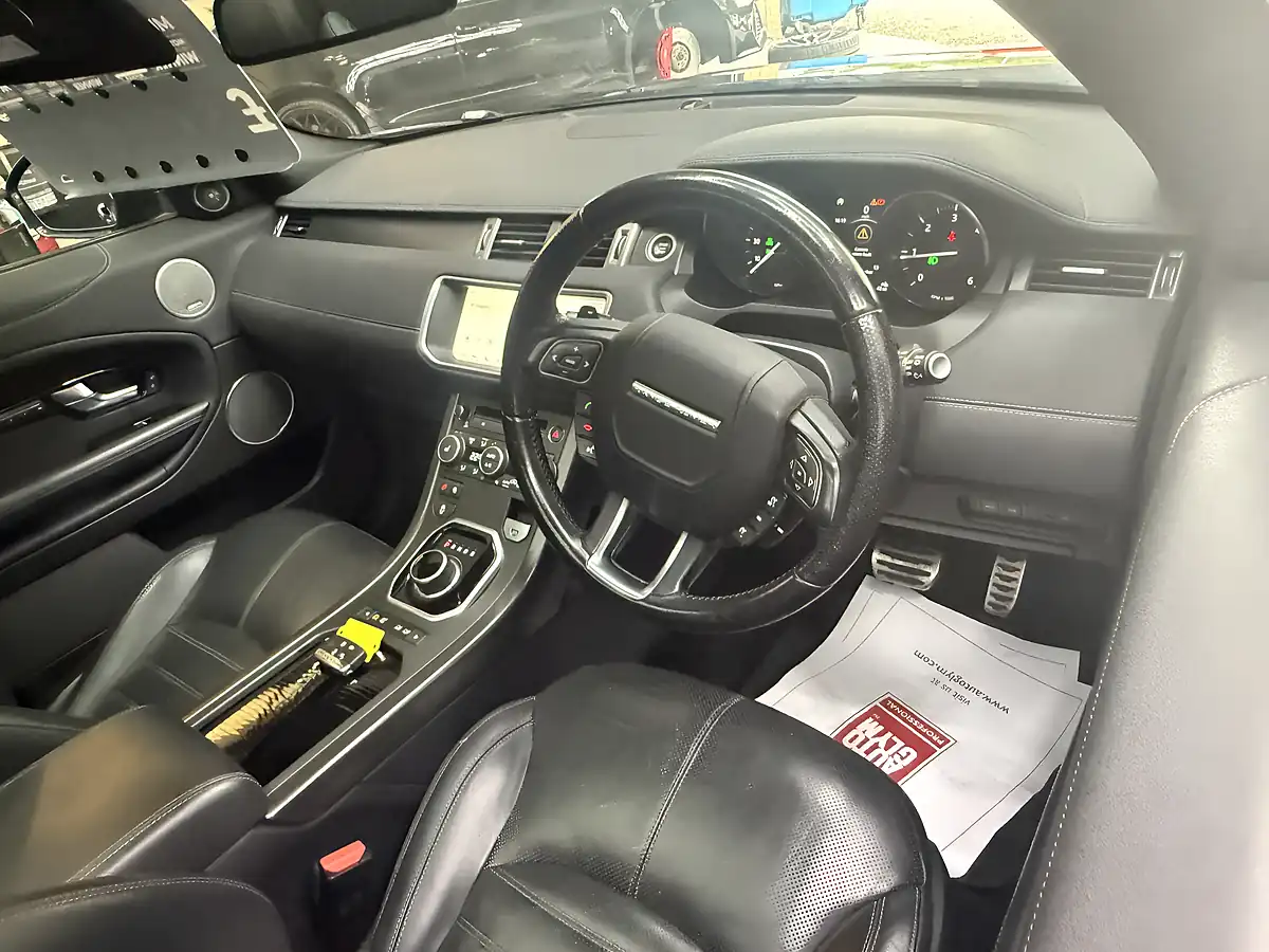 Used 2018 Land Rover Range Rover Evoque Hse Dynamic Black - Interior and Exterior details 13