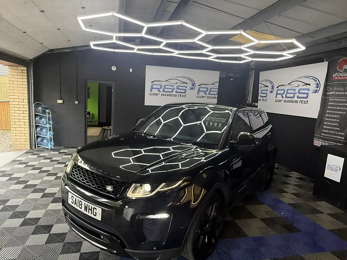 Used 2018 Land Rover Range Rover Evoque Hse Dynamic Black - Interior and Exterior details 17