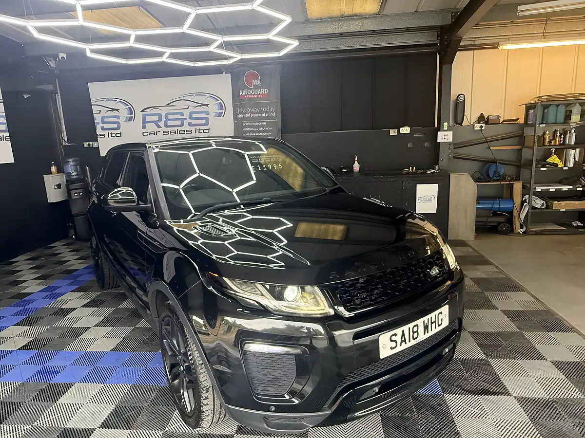 Used 2018 Land Rover Range Rover Evoque Hse Dynamic Black - Interior and Exterior details 18