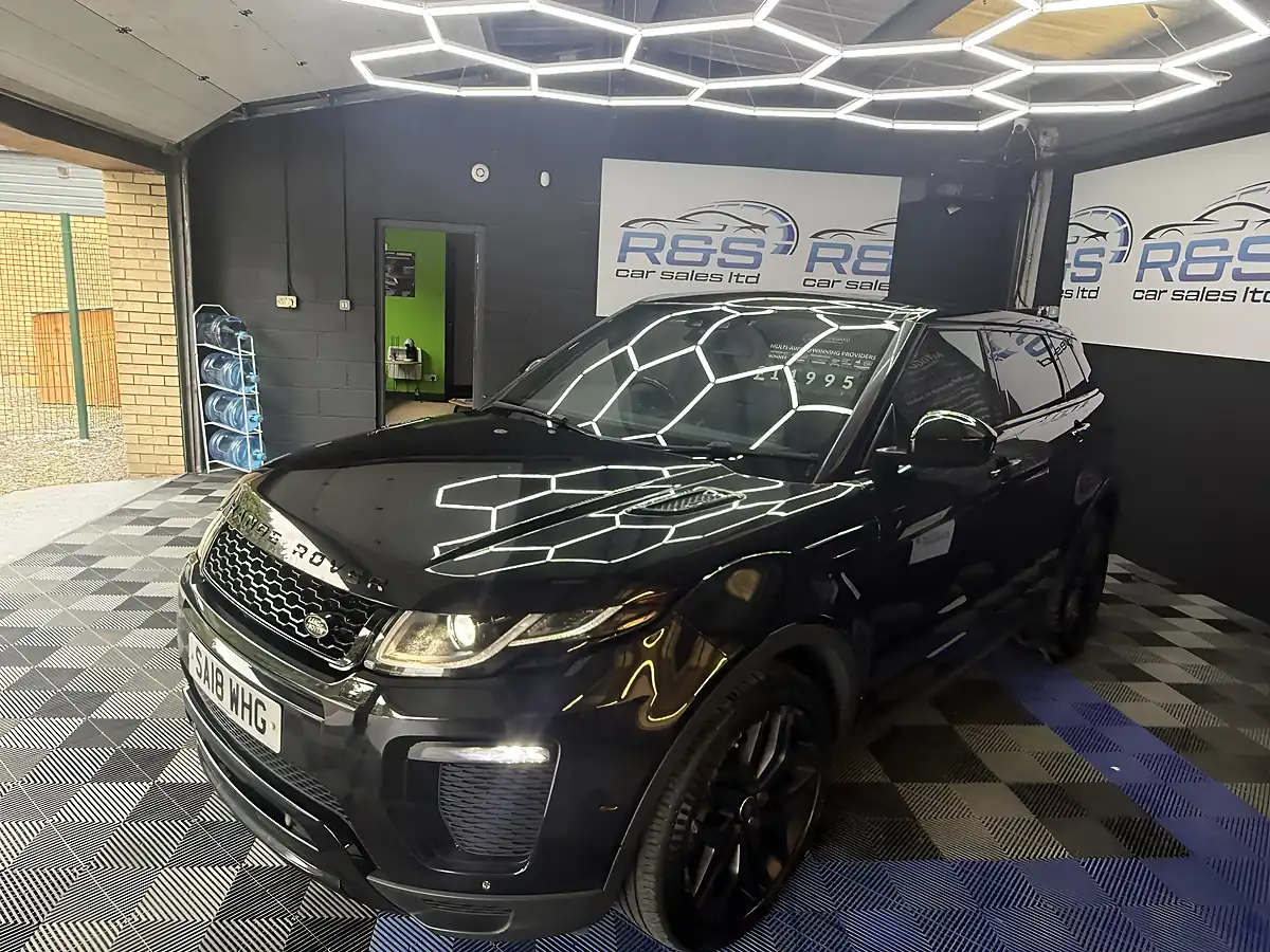 Used 2018 Land Rover Range Rover Evoque Hse Dynamic Black - Interior and Exterior details 19