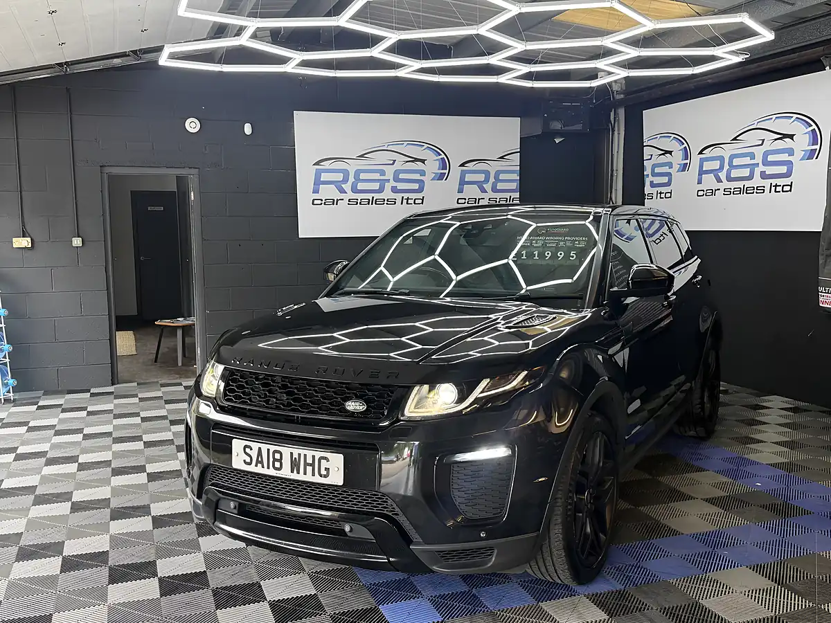 Used 2018 Land Rover Range Rover Evoque Hse Dynamic Black - Interior and Exterior details 9