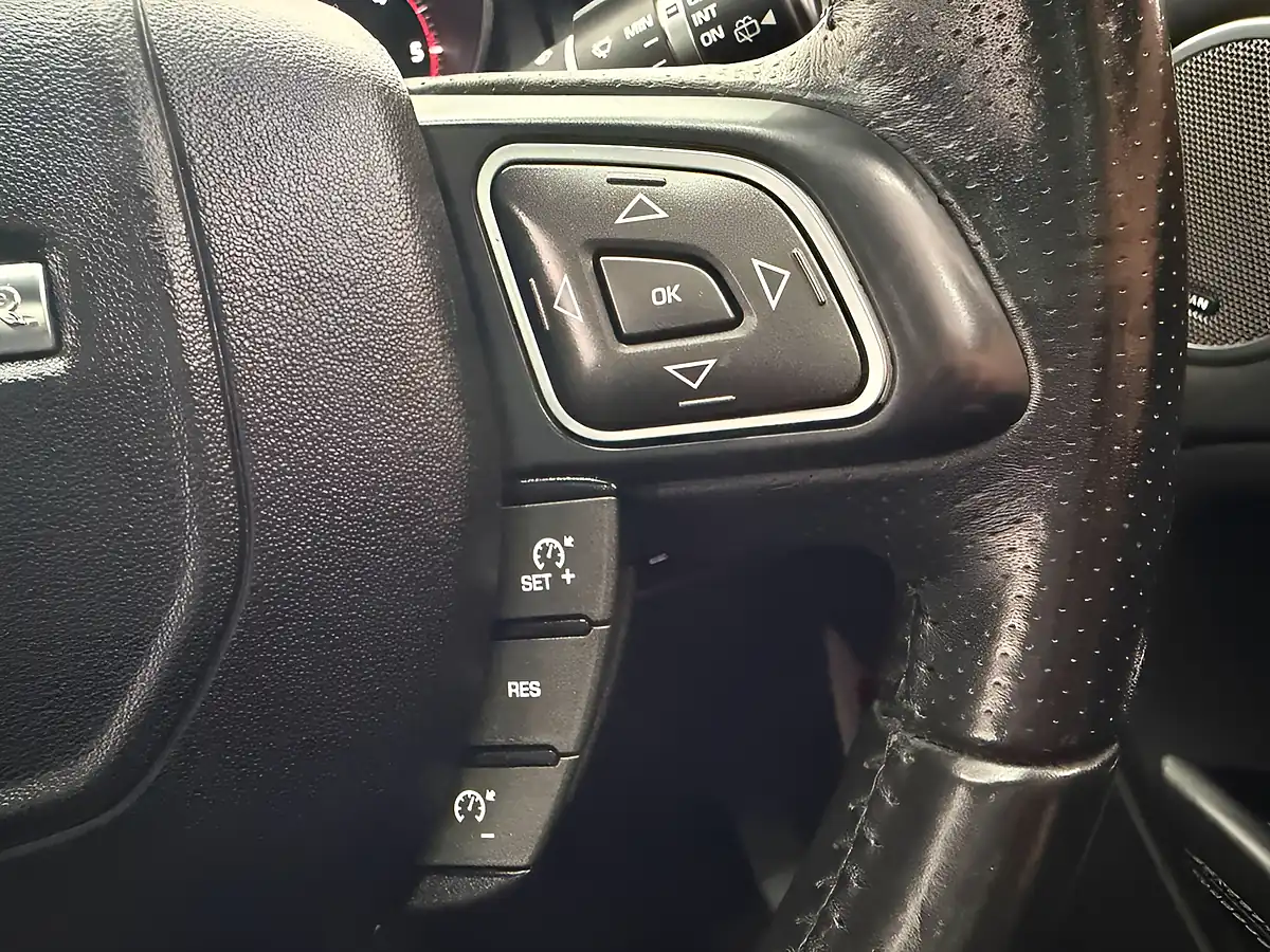 Used 2018 Land Rover Range Rover Evoque Hse Dynamic Black - Interior and Exterior details 11