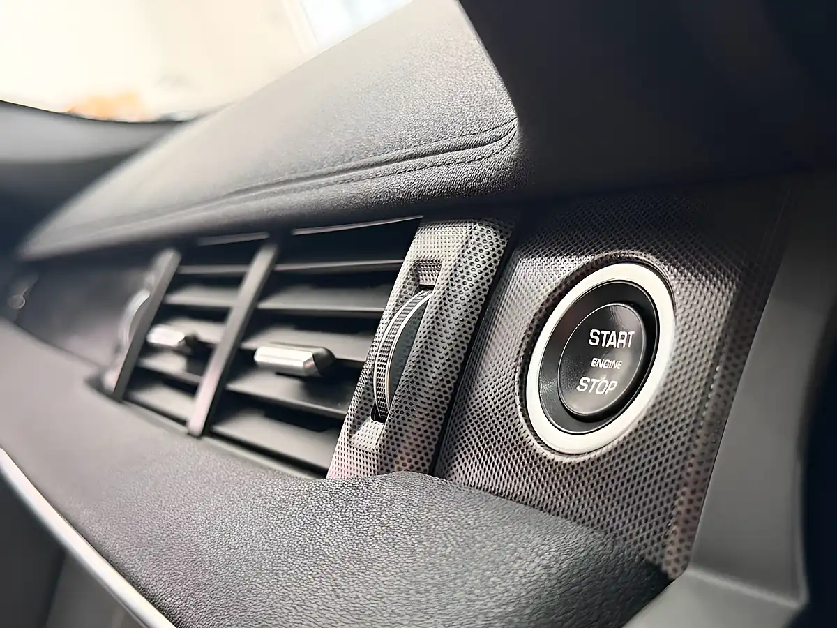 Used 2018 Land Rover Range Rover Evoque Hse Dynamic Black - Interior and Exterior details 15