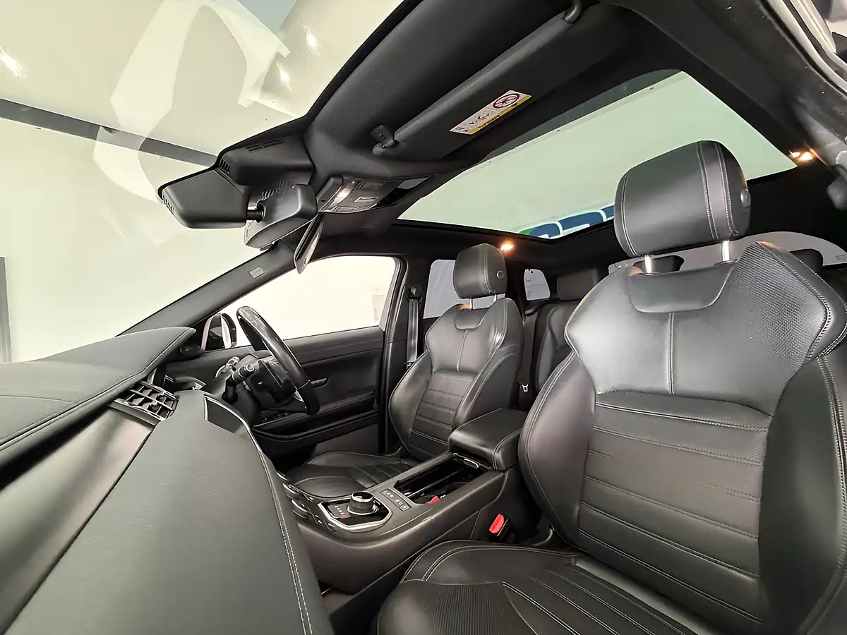 Used 2018 Land Rover Range Rover Evoque Hse Dynamic Black - Interior and Exterior details 16