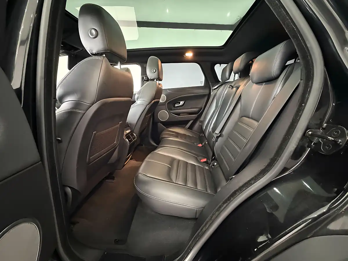 Used 2018 Land Rover Range Rover Evoque Hse Dynamic Black - Interior and Exterior details 17