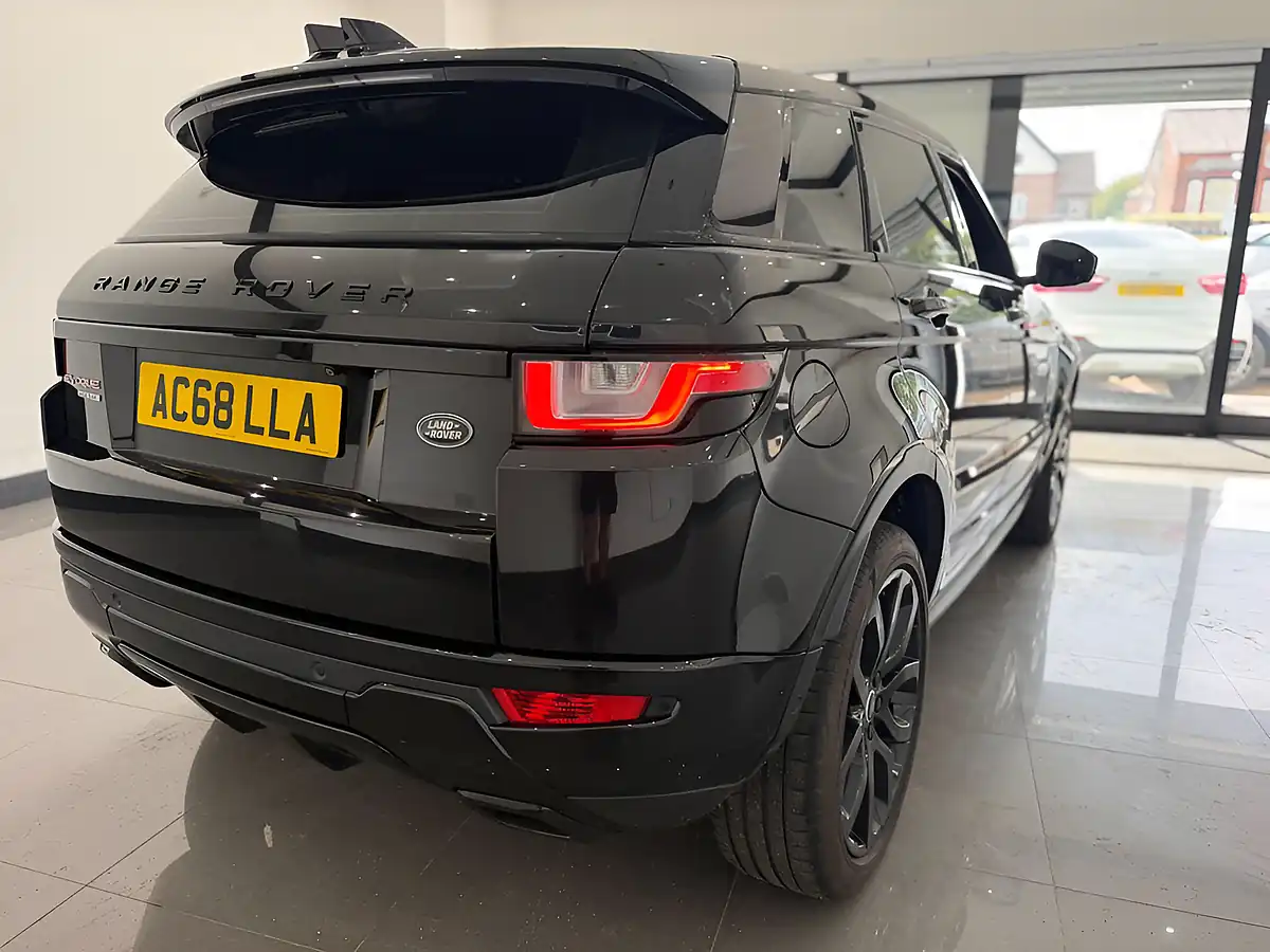 Used 2018 Land Rover Range Rover Evoque Hse Dynamic Black - Interior and Exterior details 8