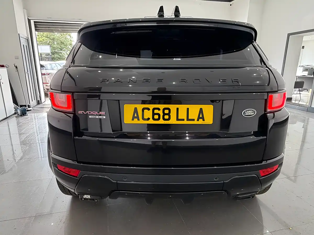 Used 2018 Land Rover Range Rover Evoque Hse Dynamic Black - Interior and Exterior details 9