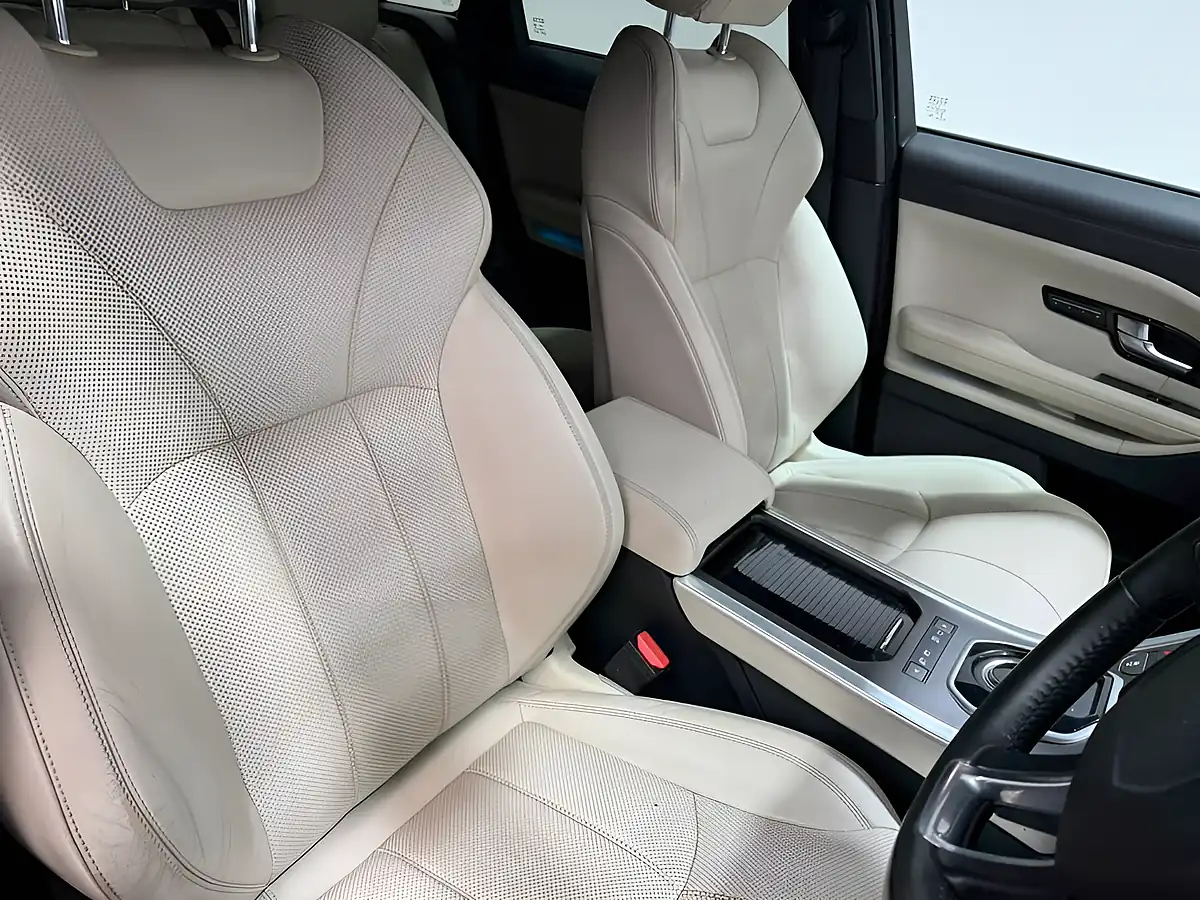 Used 2018 Land Rover Range Rover Evoque Hse Dynamic Black - Interior and Exterior details 12