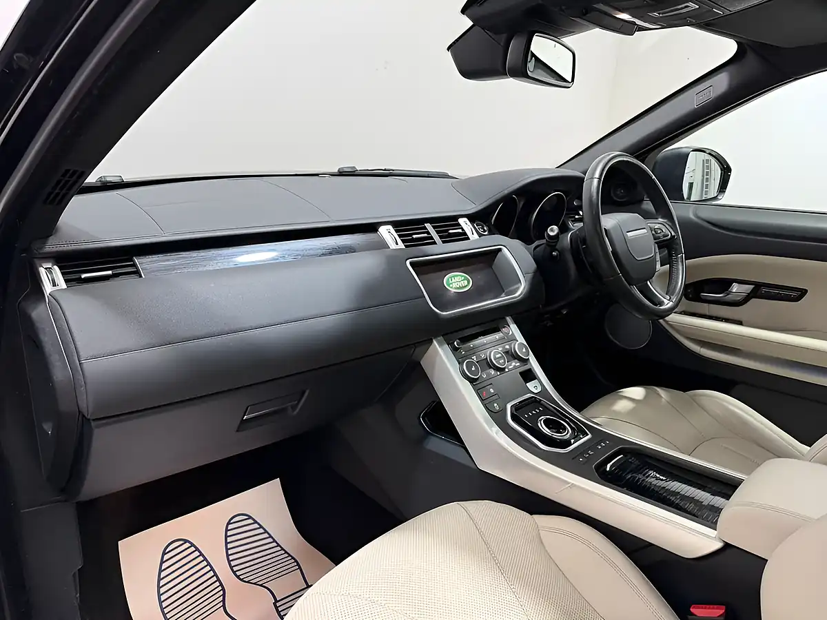 Used 2018 Land Rover Range Rover Evoque Hse Dynamic Black - Interior and Exterior details 13