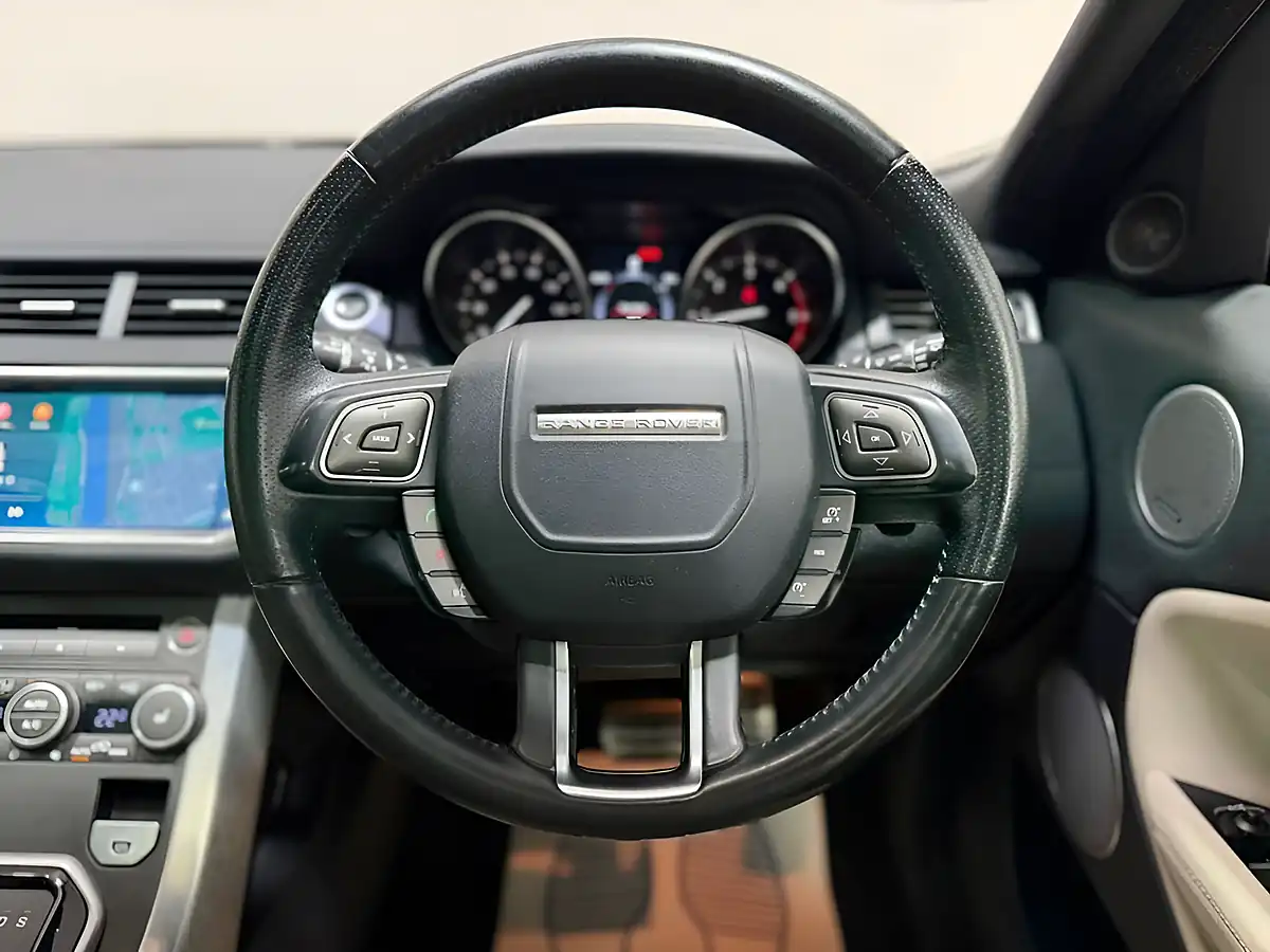Used 2018 Land Rover Range Rover Evoque Hse Dynamic Black - Interior and Exterior details 18