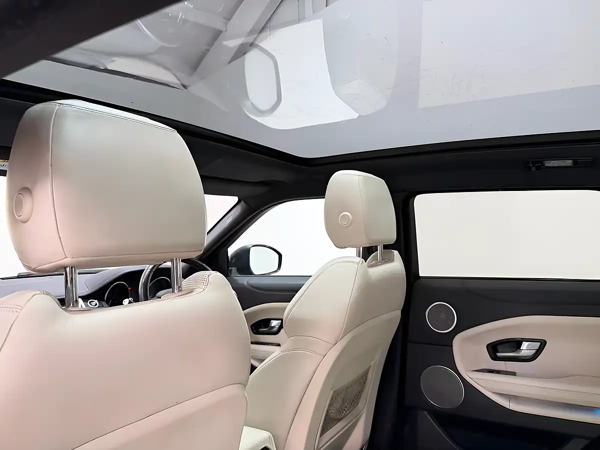 Used 2018 Land Rover Range Rover Evoque Hse Dynamic Black - Interior and Exterior details 5