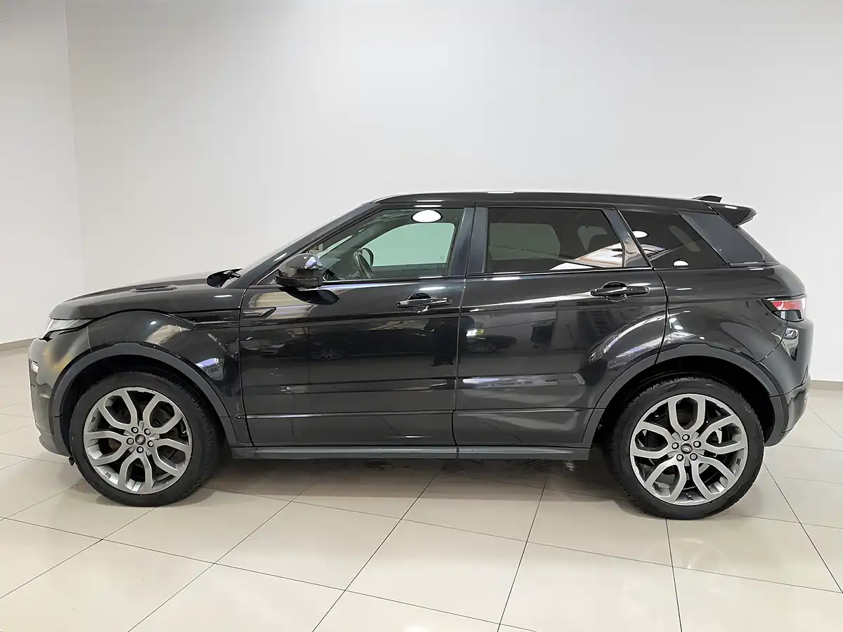 Used 2018 Land Rover Range Rover Evoque Hse Dynamic Black - Interior and Exterior details 6
