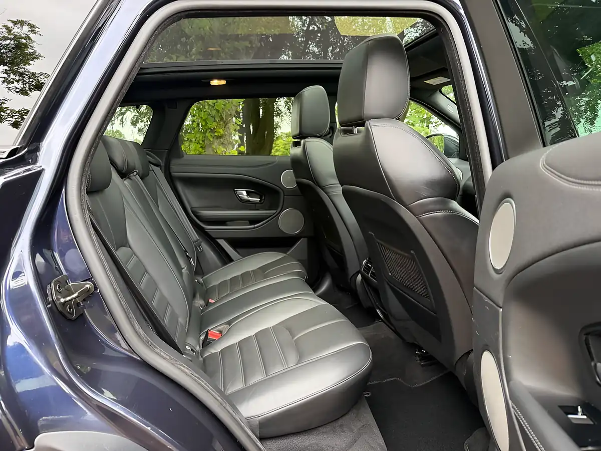 Used 2018 Land Rover Range Rover Evoque Hse Dynamic Blue - Interior and Exterior details 11