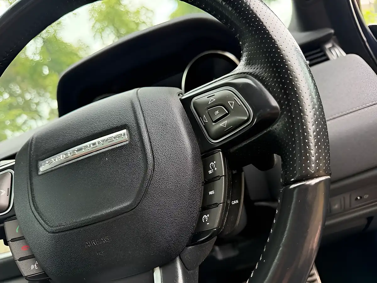 Used 2018 Land Rover Range Rover Evoque Hse Dynamic Blue - Interior and Exterior details 18