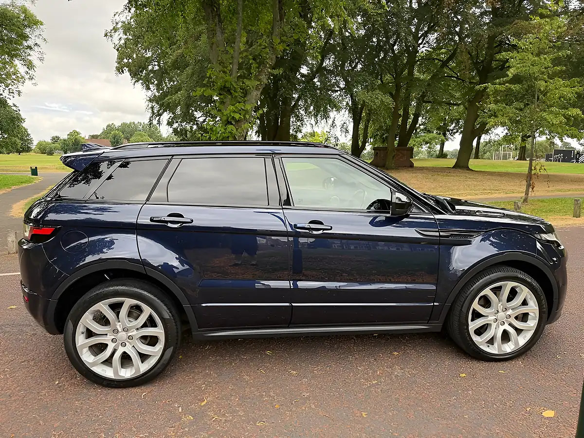 Used 2018 Land Rover Range Rover Evoque Hse Dynamic Blue - Interior and Exterior details 2