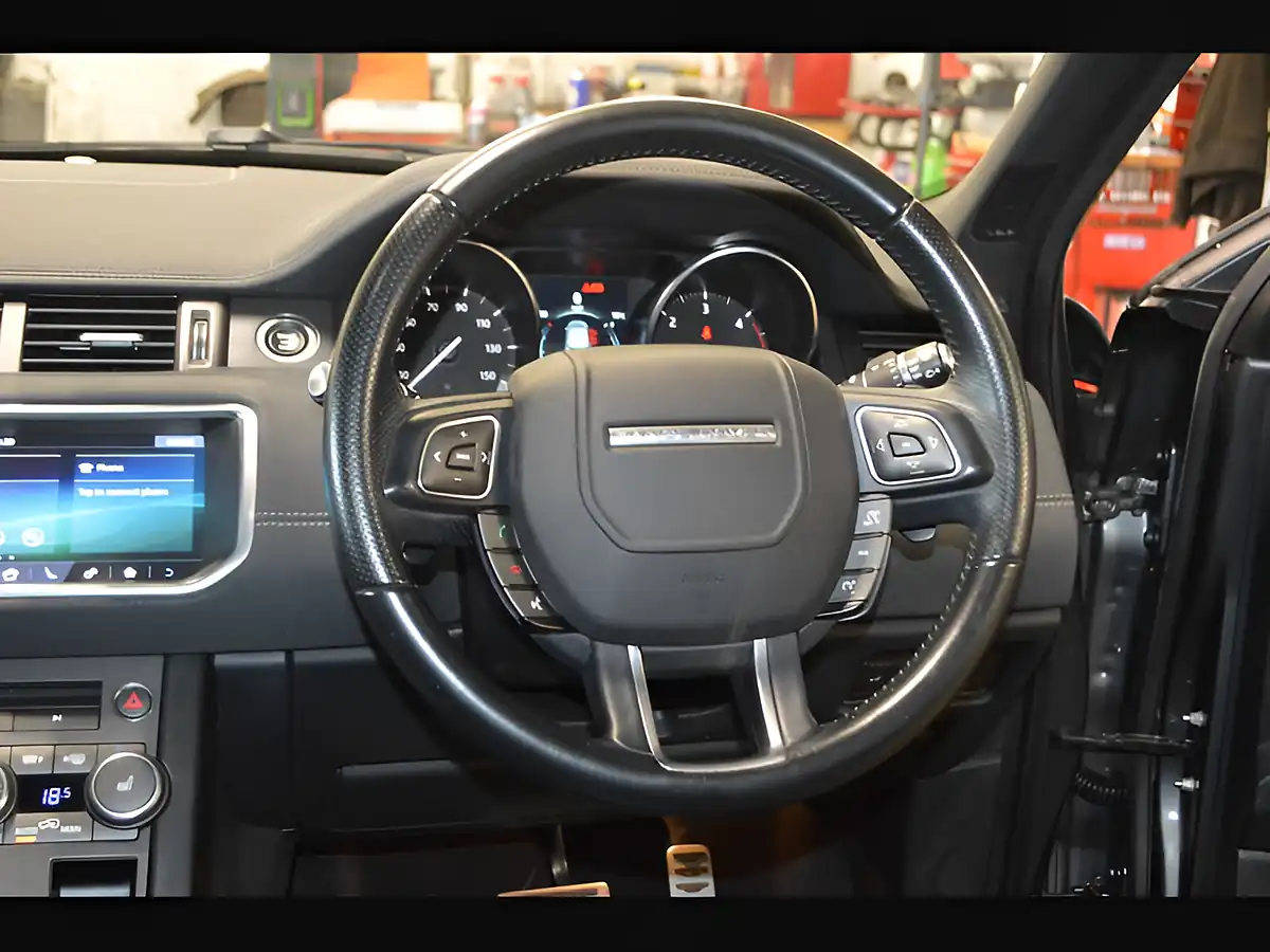 Used 2018 Land Rover Range Rover Evoque Hse Dynamic Corris Grey - Interior and Exterior details 10
