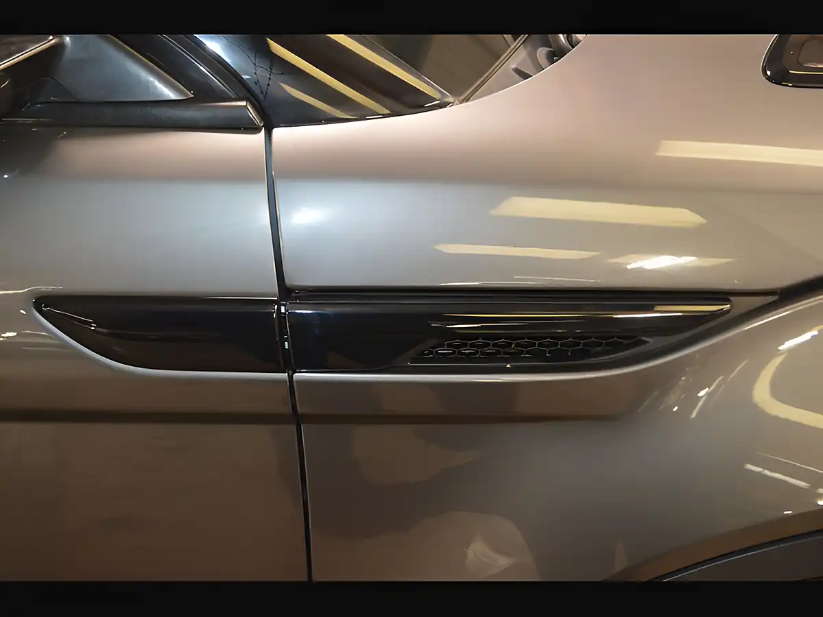 Used 2018 Land Rover Range Rover Evoque Hse Dynamic Corris Grey - Interior and Exterior details 16
