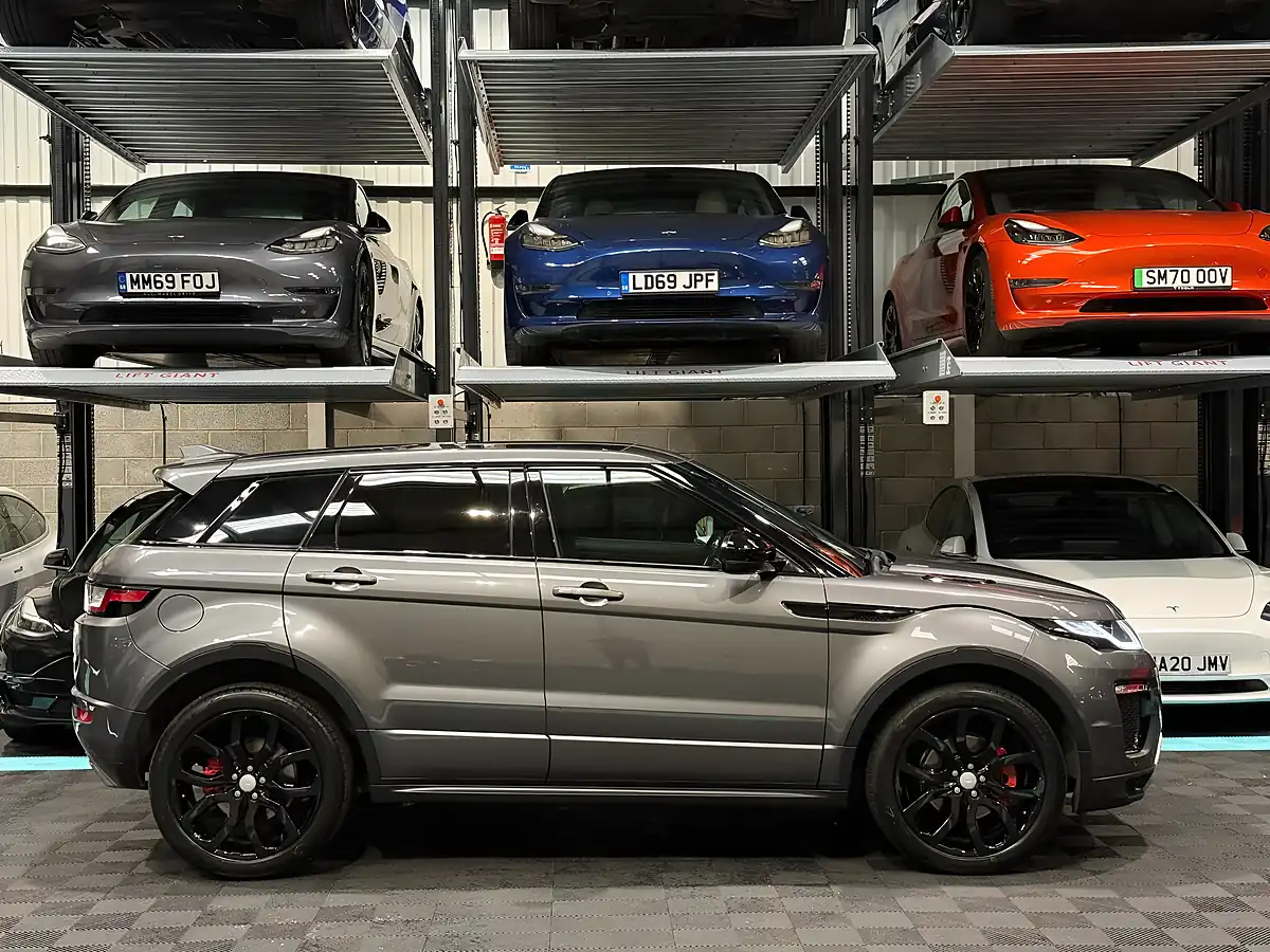 Used 2018 Land Rover Range Rover Evoque Hse Dynamic Grey - Interior and Exterior details 10