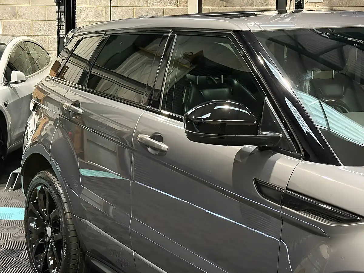 Used 2018 Land Rover Range Rover Evoque Hse Dynamic Grey - Interior and Exterior details 11
