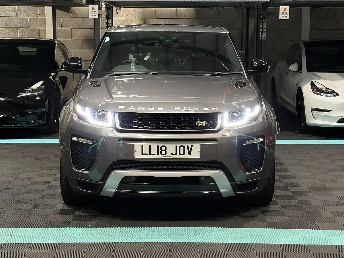Used 2018 Land Rover Range Rover Evoque Hse Dynamic Grey - Interior and Exterior details 4
