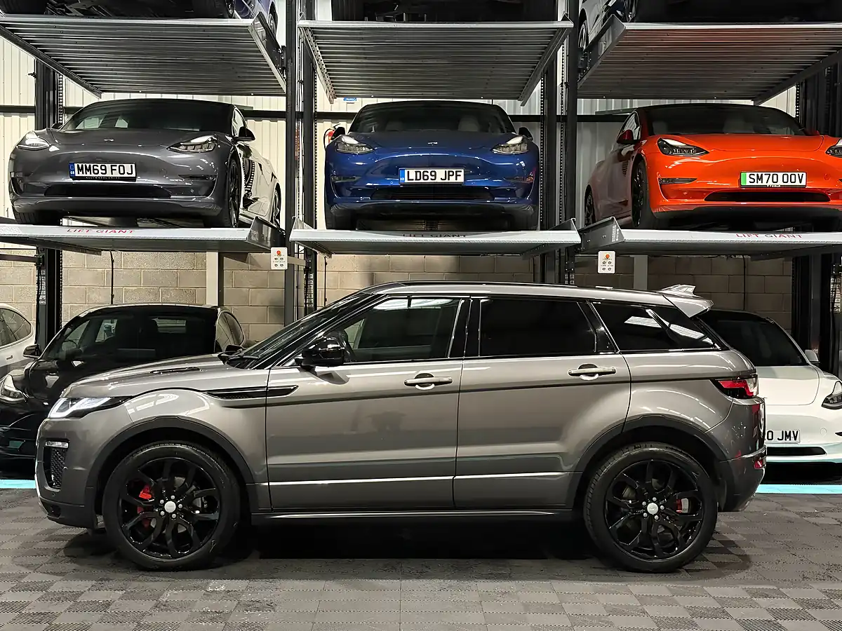 Used 2018 Land Rover Range Rover Evoque Hse Dynamic Grey - Interior and Exterior details 6
