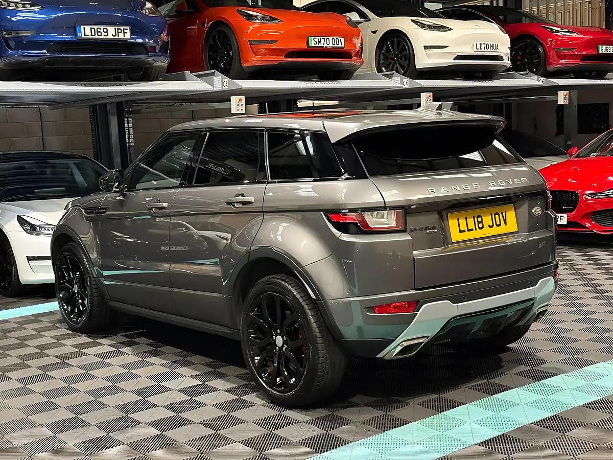 Used 2018 Land Rover Range Rover Evoque Hse Dynamic Grey - Interior and Exterior details 7