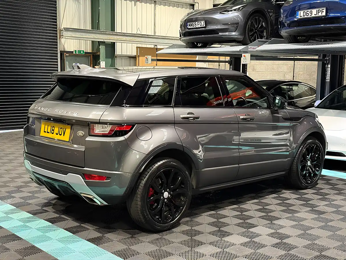 Used 2018 Land Rover Range Rover Evoque Hse Dynamic Grey - Interior and Exterior details 9