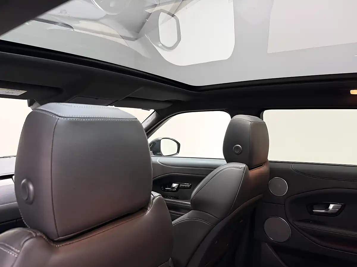Used 2018 Land Rover Range Rover Evoque Hse Dynamic Grey - Interior and Exterior details 5
