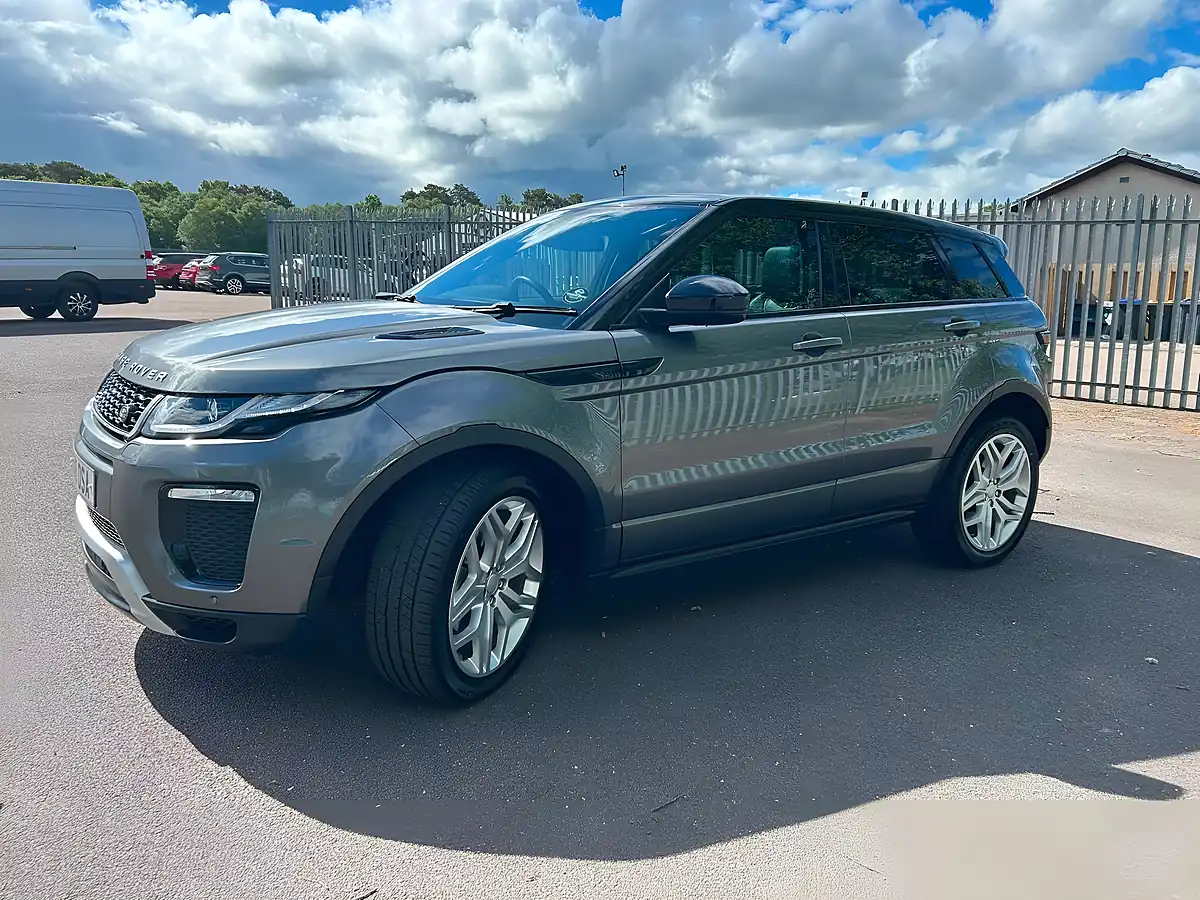 Used 2018 Land Rover Range Rover Evoque Hse Dynamic Grey - Interior and Exterior details 3