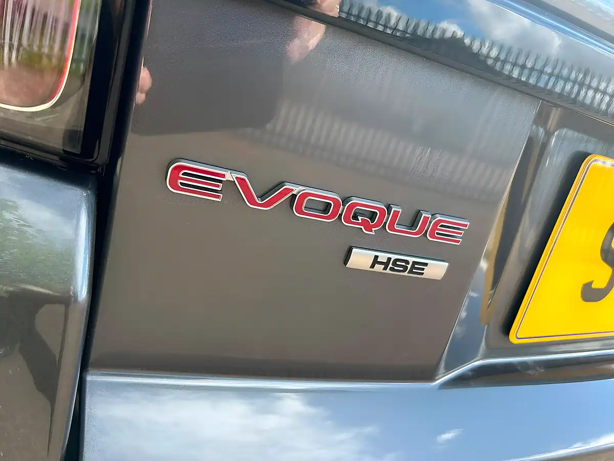Used 2018 Land Rover Range Rover Evoque Hse Dynamic Grey - Interior and Exterior details 8