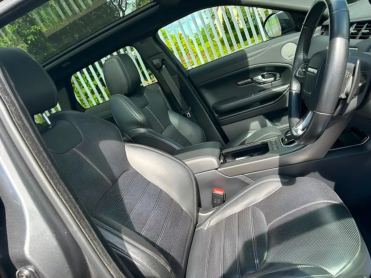 Used 2018 Land Rover Range Rover Evoque Hse Dynamic Grey - Interior and Exterior details 9