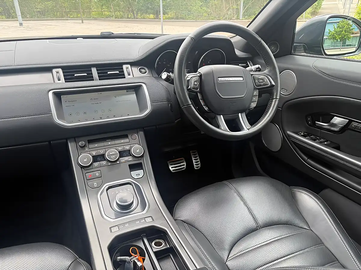 Used 2018 Land Rover Range Rover Evoque Hse Dynamic Grey - Interior and Exterior details 10