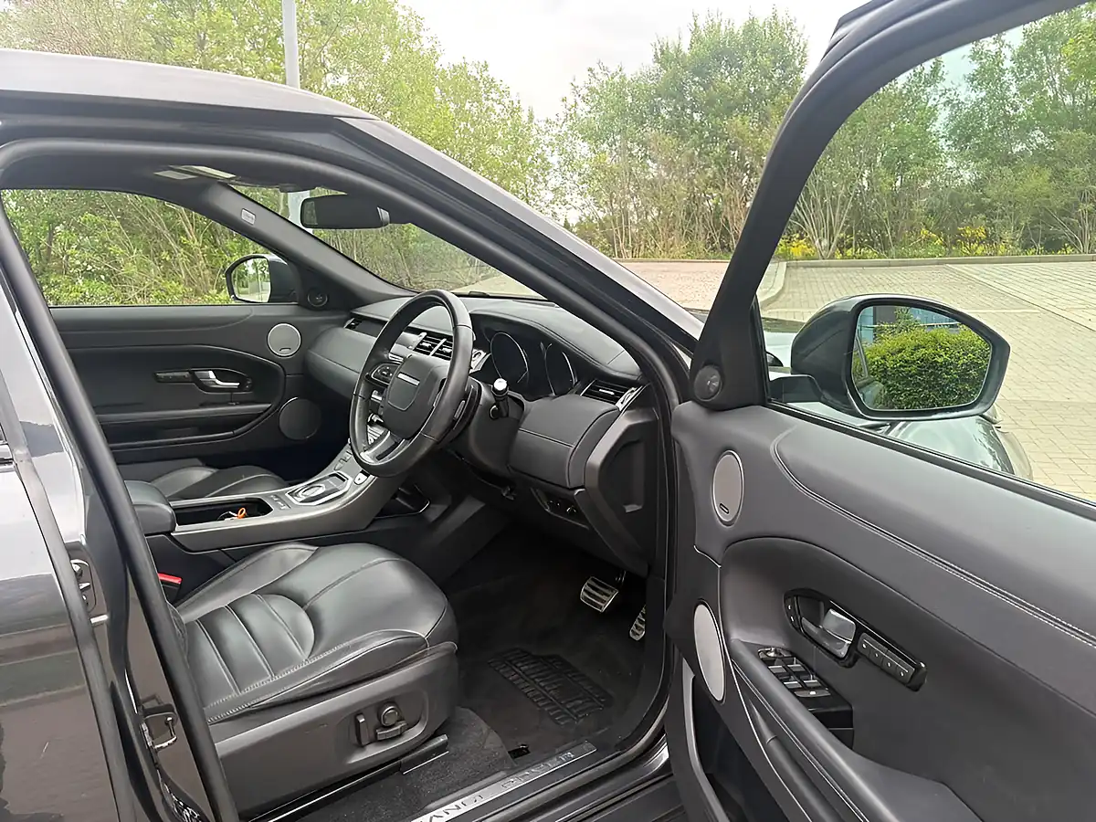 Used 2018 Land Rover Range Rover Evoque Hse Dynamic Grey - Interior and Exterior details 13