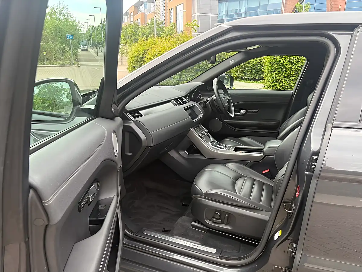 Used 2018 Land Rover Range Rover Evoque Hse Dynamic Grey - Interior and Exterior details 14