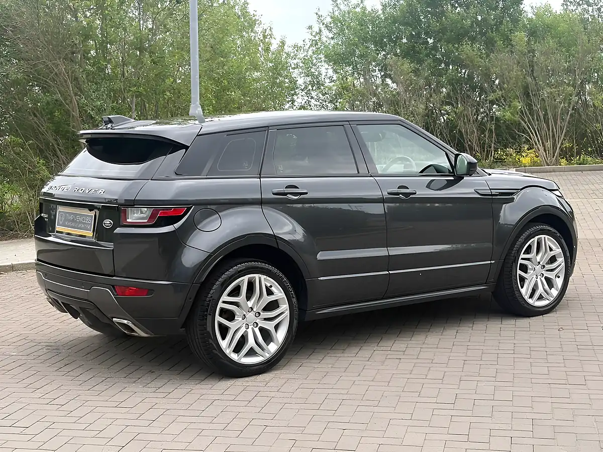 Used 2018 Land Rover Range Rover Evoque Hse Dynamic Grey - Interior and Exterior details 7