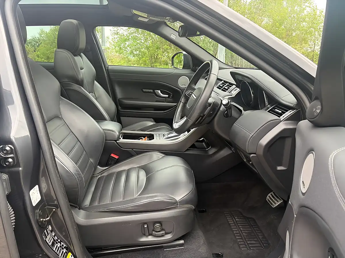 Used 2018 Land Rover Range Rover Evoque Hse Dynamic Grey - Interior and Exterior details 9