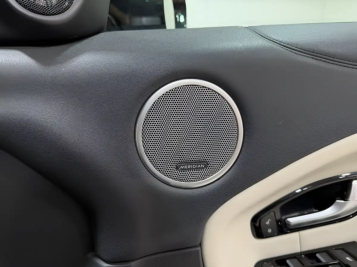 Used 2018 Land Rover Range Rover Evoque Hse Dynamic Grey - Interior and Exterior details 12